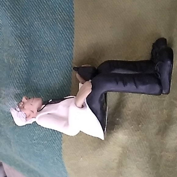 Diana Manning Shelf Sitter Limited Edition Doctor - Picture 2 of 12